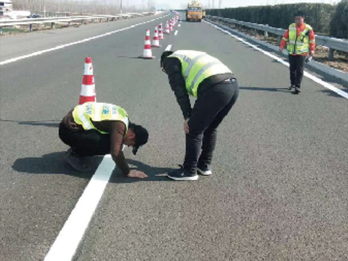 道路标线施工